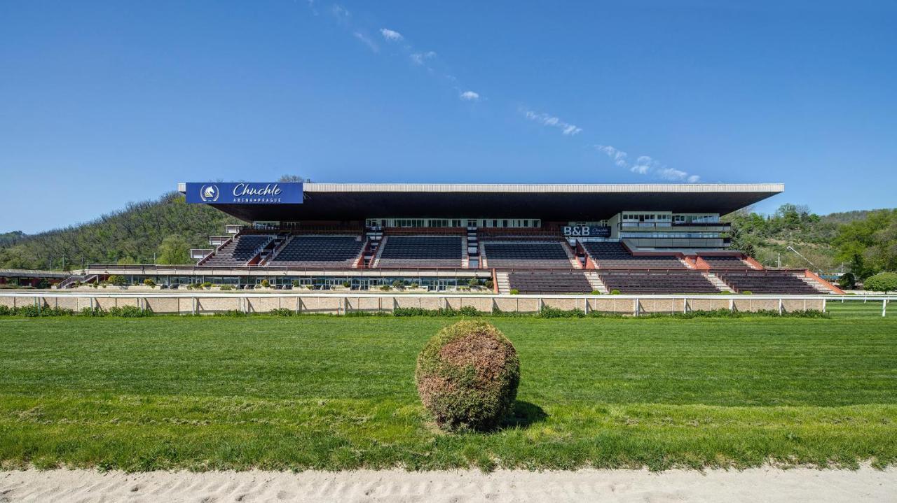 B&B Chuchle Arena Praha Buitenkant foto